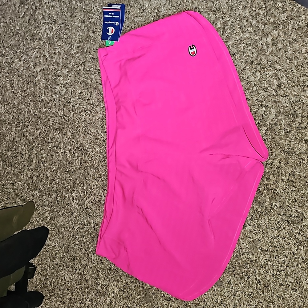 Womens sz 2XL pink active shorts. Champion. Nwts